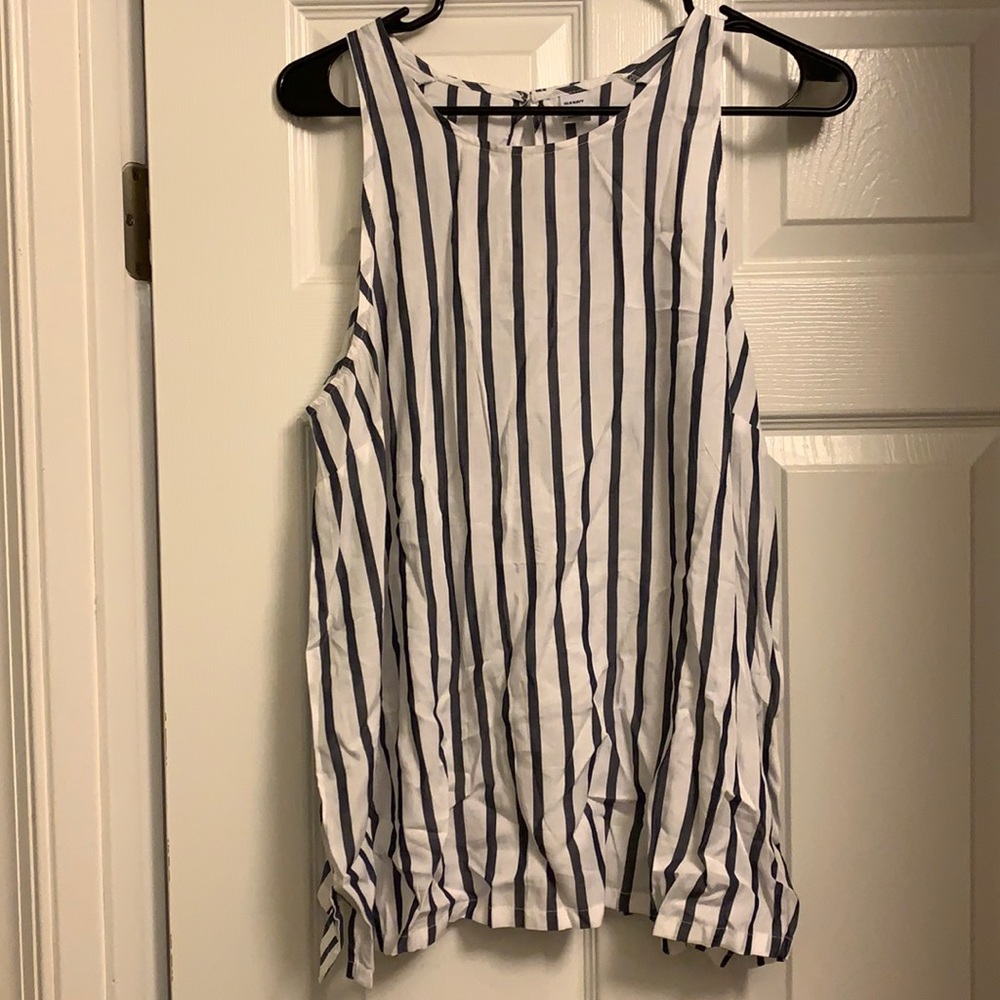 Old Navy top